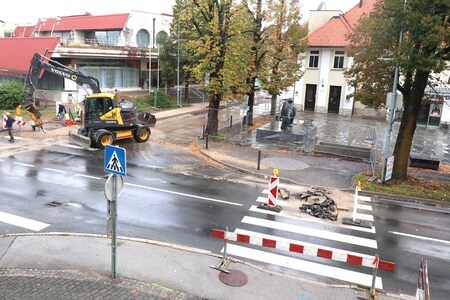 PRIPRAVE ZA SEMAFOR PRED KULTURNIM DOMOM 04 FOTO LJUBO VUKELIČ